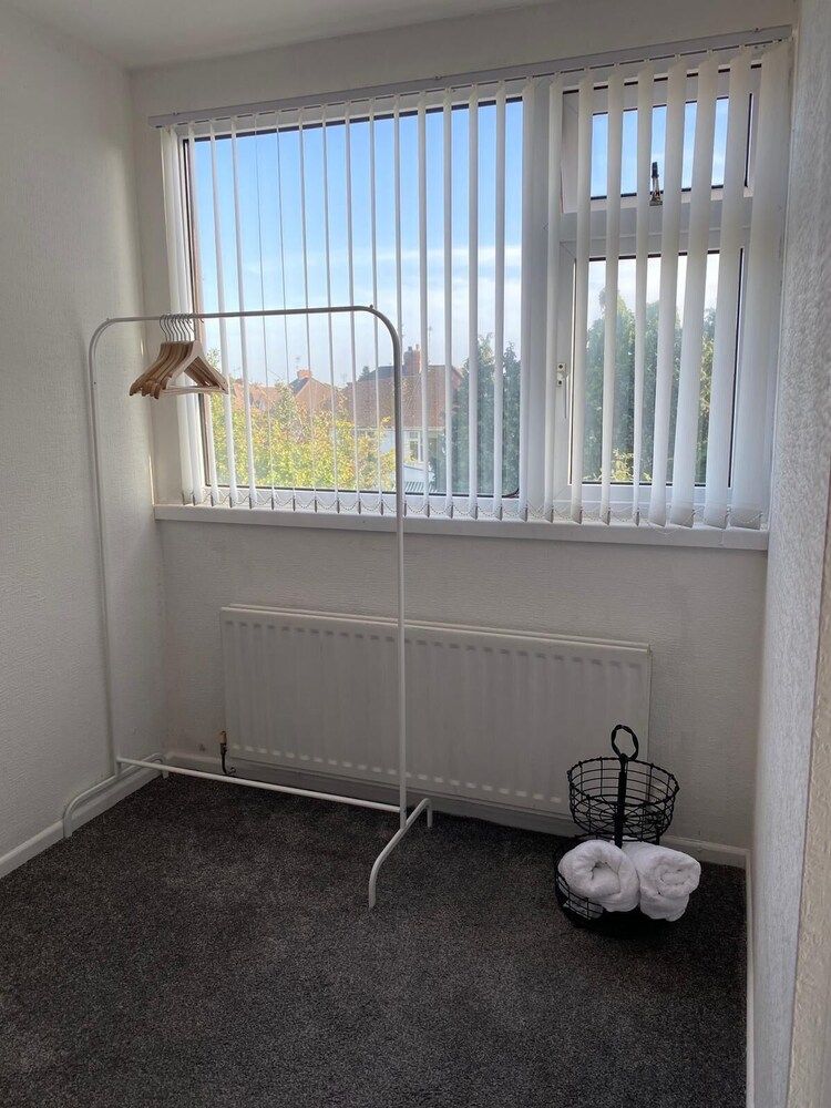 undefined The 5 bed House With Spacious Rooms and Lounge 3