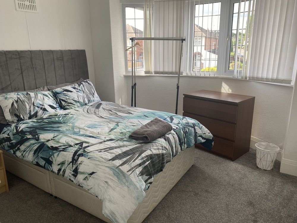 undefined The 5 bed House With Spacious Rooms and Lounge 9