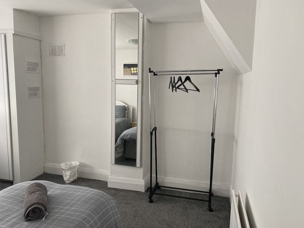 undefined The 5 bed House With Spacious Rooms and Lounge 6