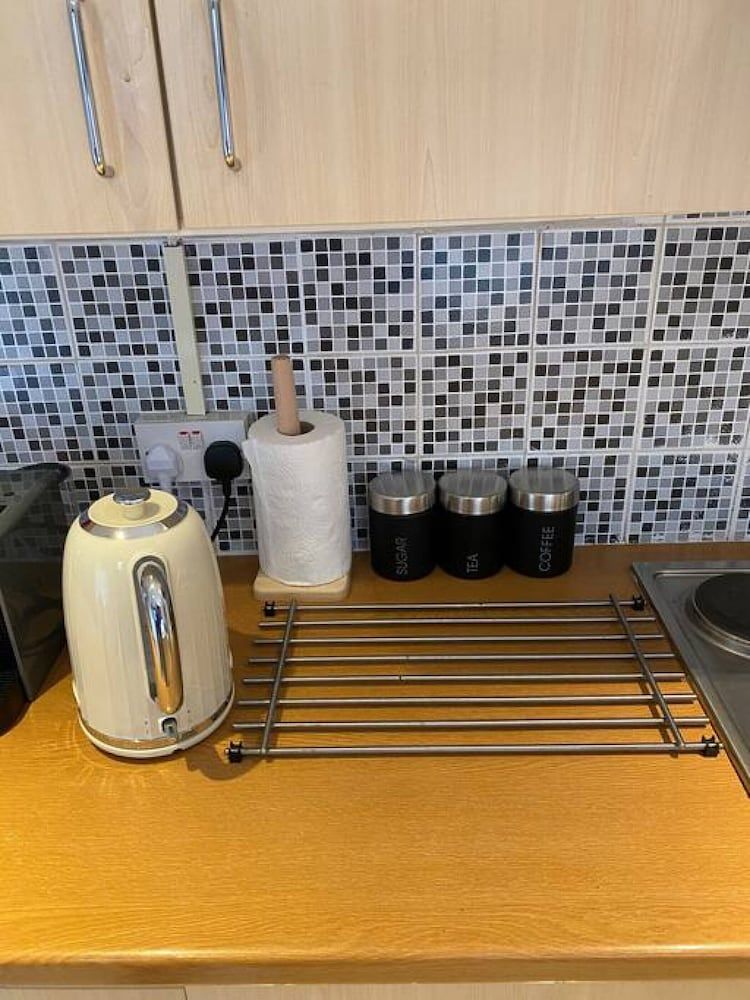 Stayzo House Accommodation- Coventry Free Parking House 19