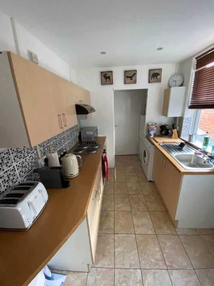 Stayzo House Accommodation- Coventry Free Parking House 23