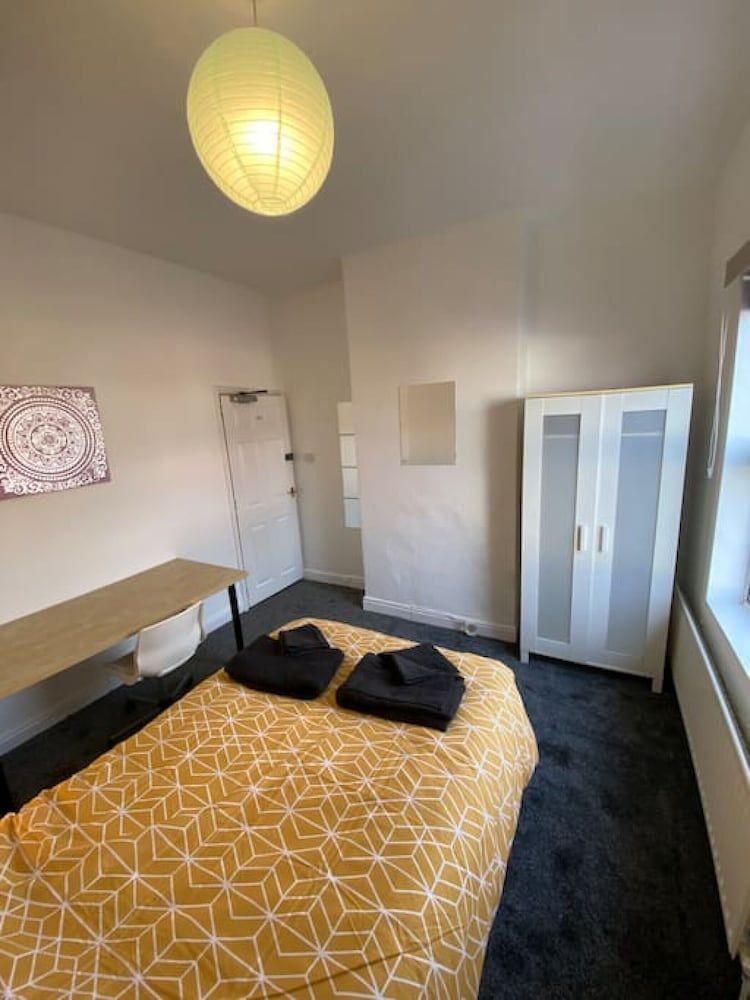 Stayzo House Accommodation- Coventry Free Parking House 17