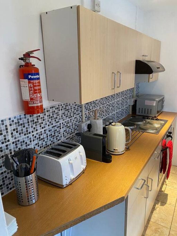 Stayzo House Accommodation- Coventry Free Parking House 12