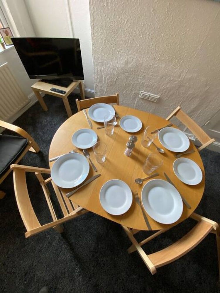 Stayzo House Accommodation- Coventry Free Parking House 21