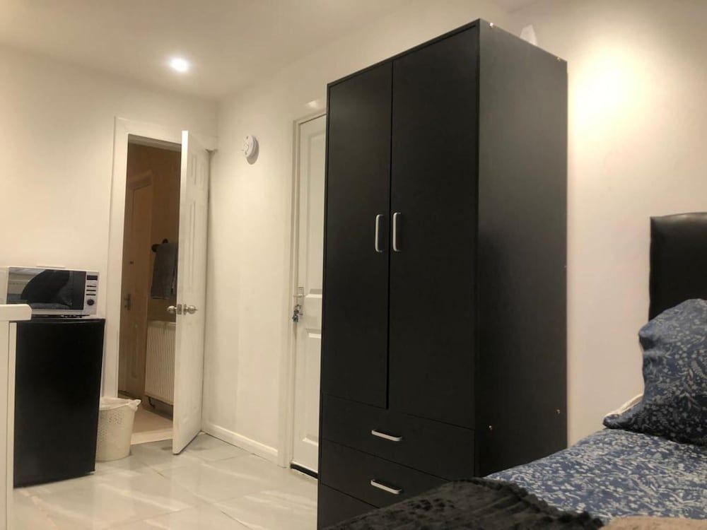 undefined Onsite Cosy Practical Studio - in a Quite Area 4