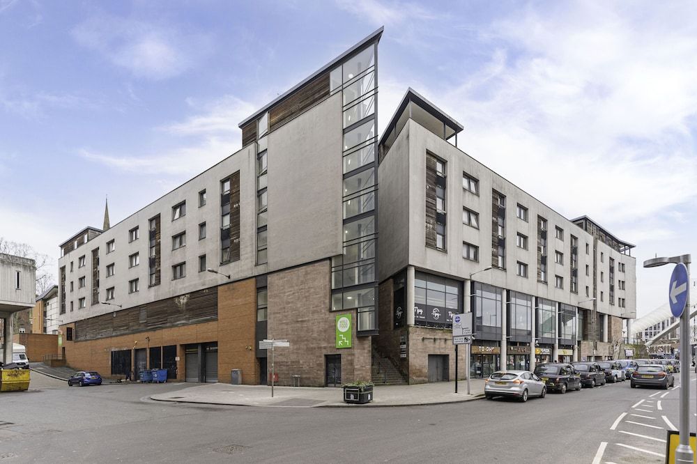 undefined JKG Property Solutions Presents Cosy City Apartment