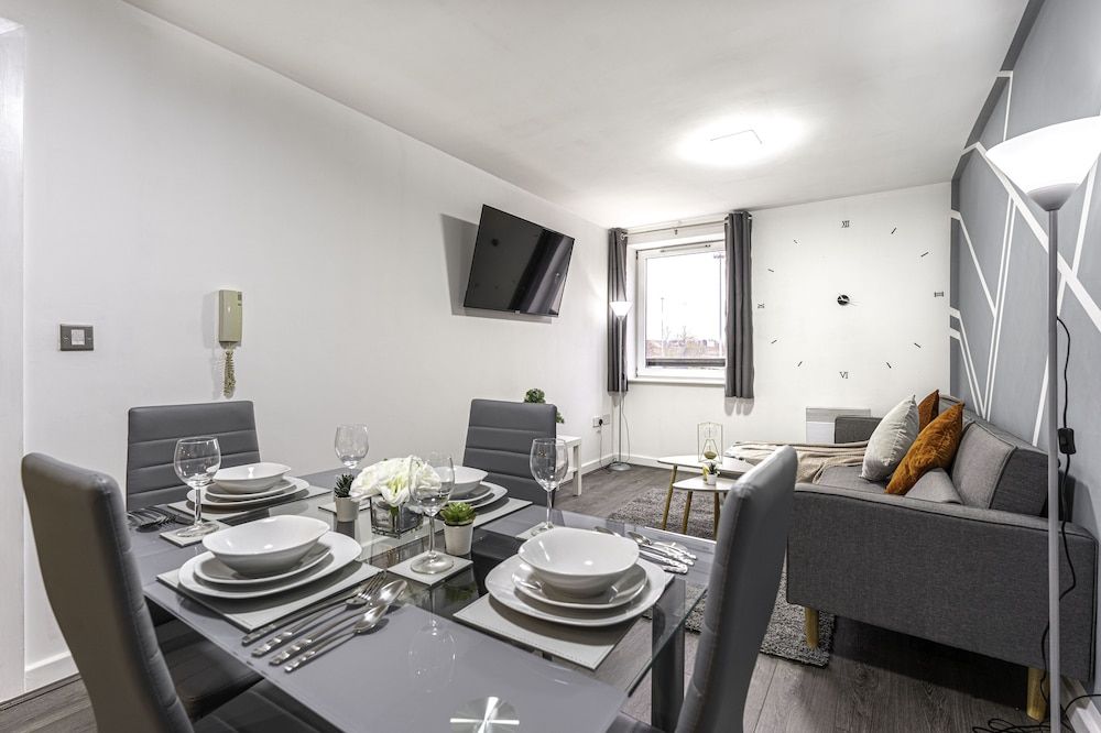 undefined JKG Property Solutions Presents Cosy City Apartment 9