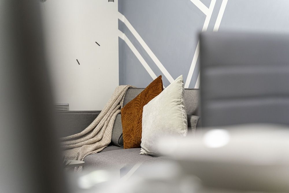 undefined JKG Property Solutions Presents Cosy City Apartment 10