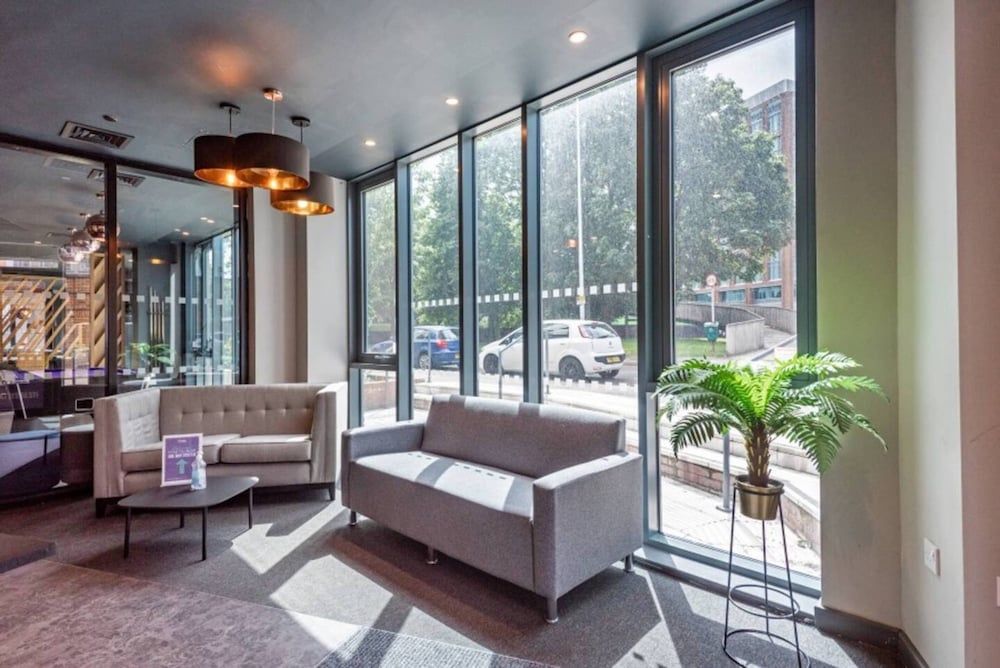 undefined Charming Ensuite Rooms in Coventry 10