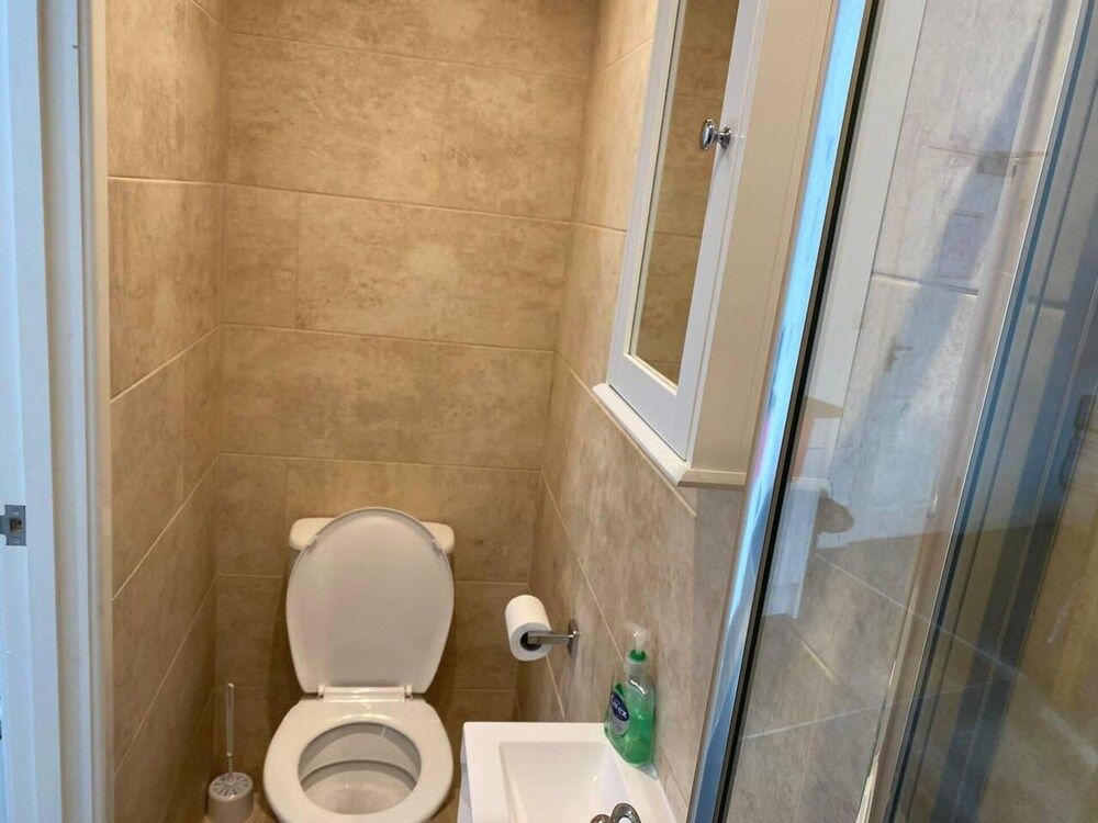 undefined Charming 1-bed Studio in Coventry 7