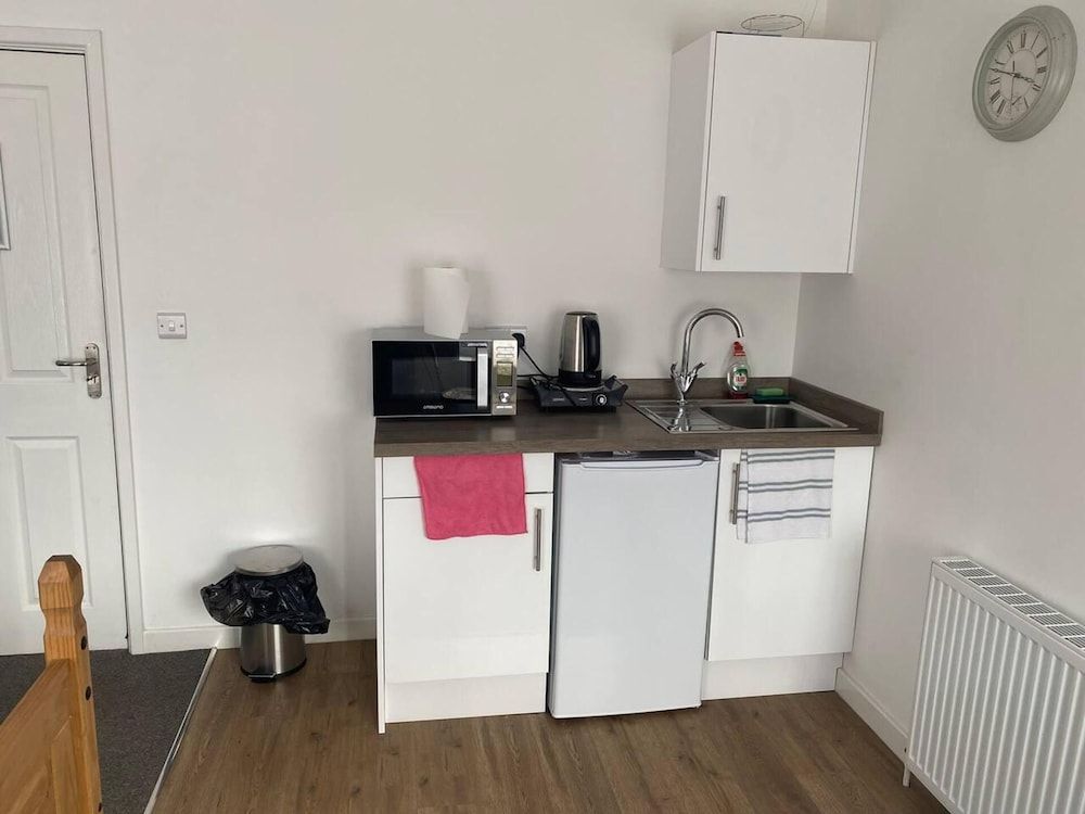 undefined Charming 1-bed Studio in Coventry 5