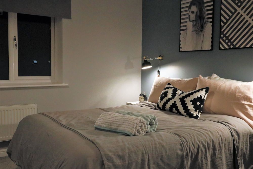 undefined Spacious Townhouse - Netflix & Parking 4