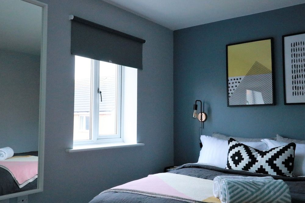 undefined Spacious Townhouse - Netflix & Parking 5