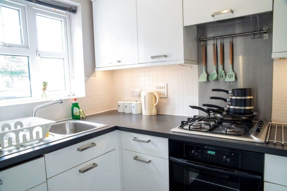 undefined Contractorscleancharming 2-bed House in Coventry 9