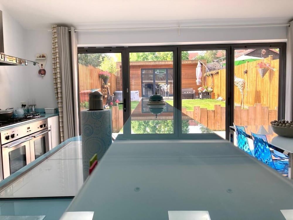 8 Guest's House.... Wow!