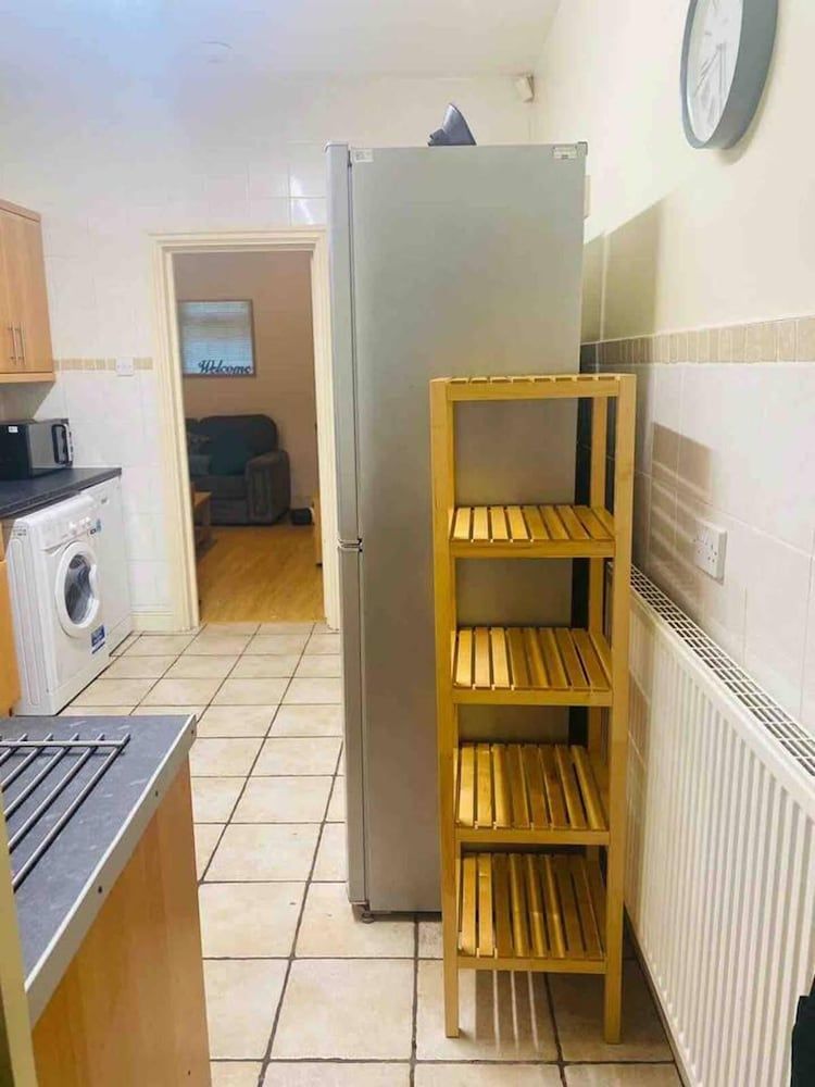 undefined Immaculate 6-bed House in Coventry 8