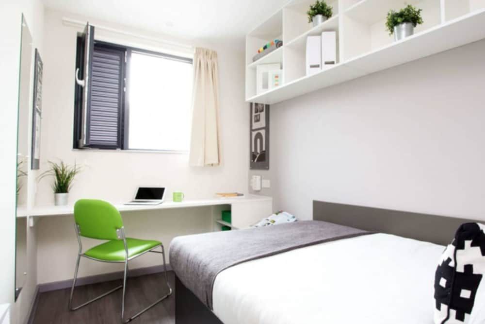 undefined Charming Rooms, COVENTRY  - Hostel 9