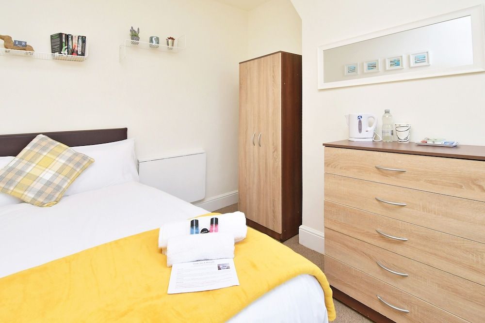 Single Room, Shared Bathroom