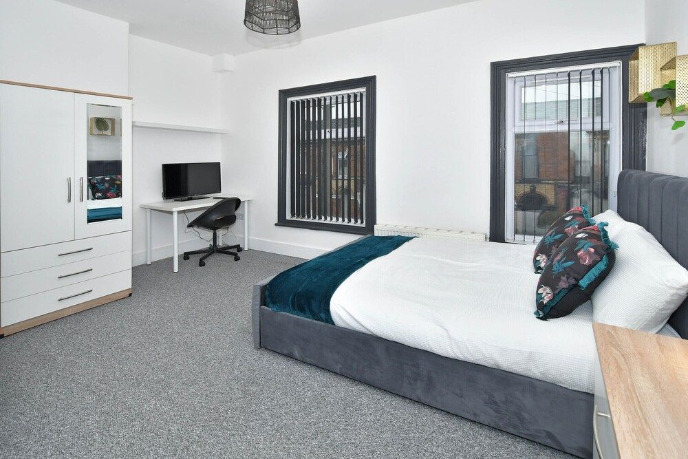 Standard Double Room, Shared Bathroom, City View
