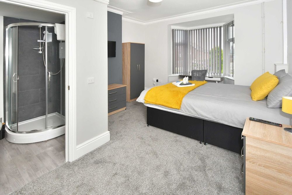 Superior Double Room, Ensuite (With TV)