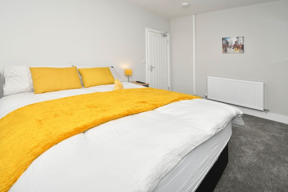 Superior Double Room, Shared Bathroom (With TV)