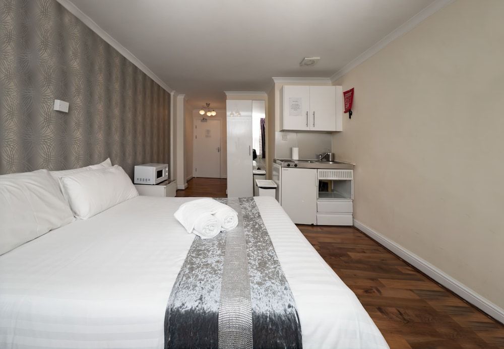 Flexistay Tulsi Aparthotel Double Studio 7