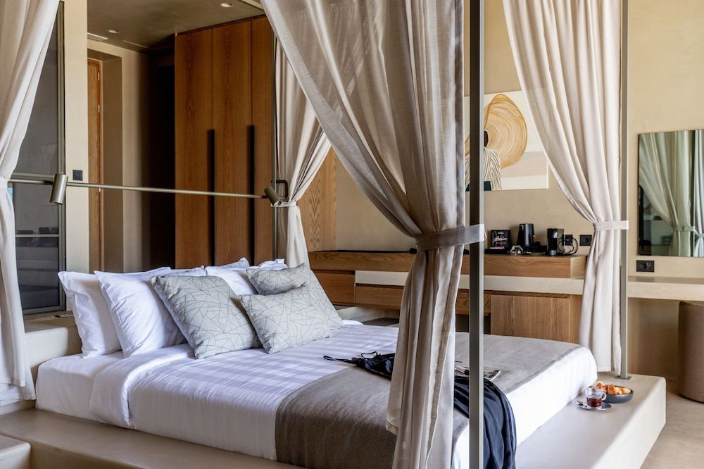 Cicada Suite Gym, Private Pool & Jacuzzi