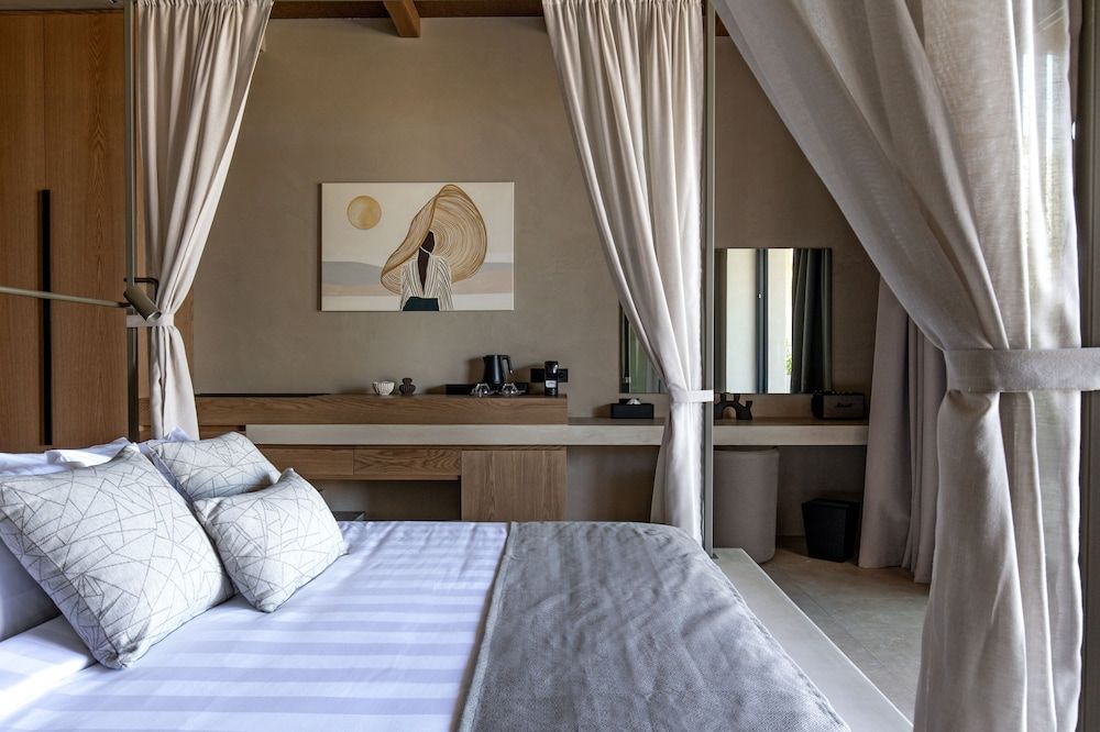 Cicada Suite Gym, Private Pool & Jacuzzi