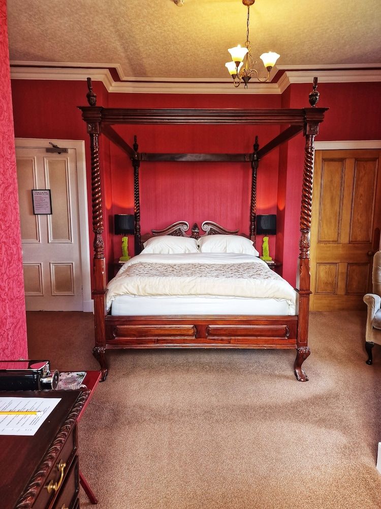 The Pines Guesthouse