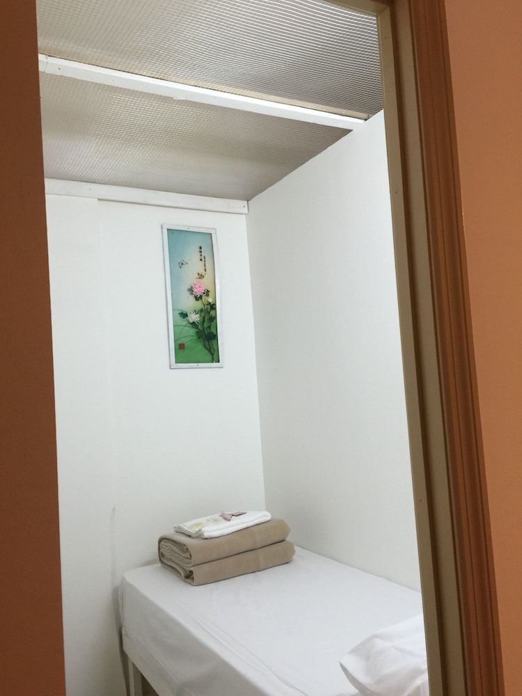 undefined Bowery Grand Hotel - Hostel 10