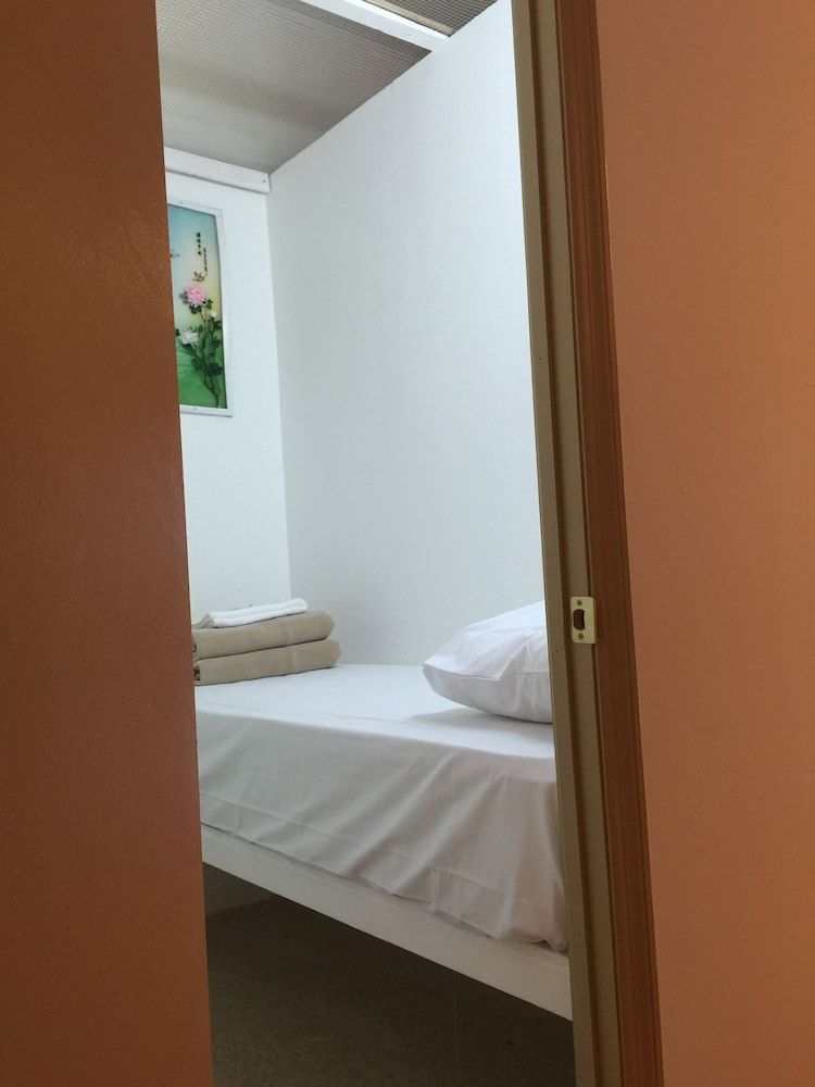 undefined Bowery Grand Hotel - Hostel 8