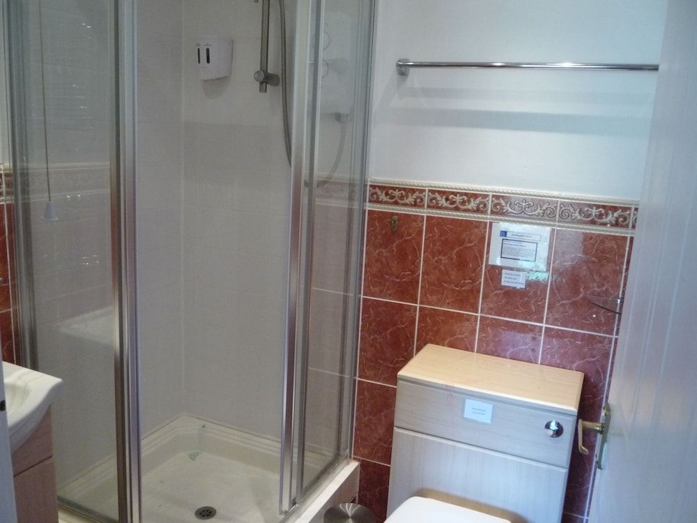 Distillery Guest House Family Room 5