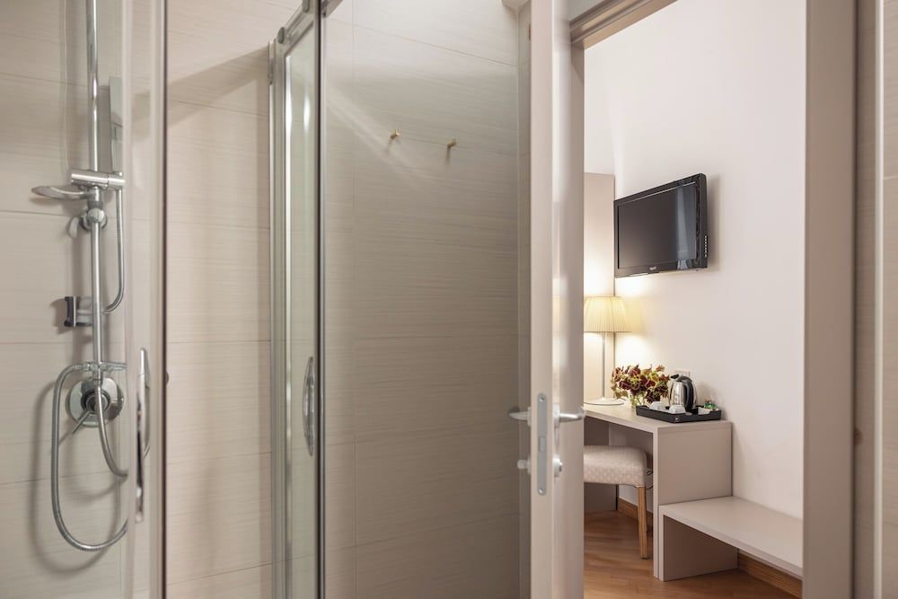 Palazzo Indelli Basic Double Room 9