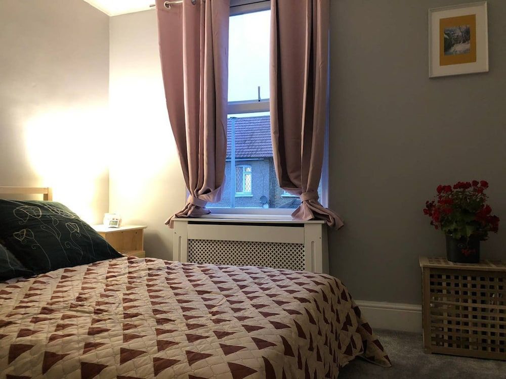 undefined Double bedroom near Heathrow 4