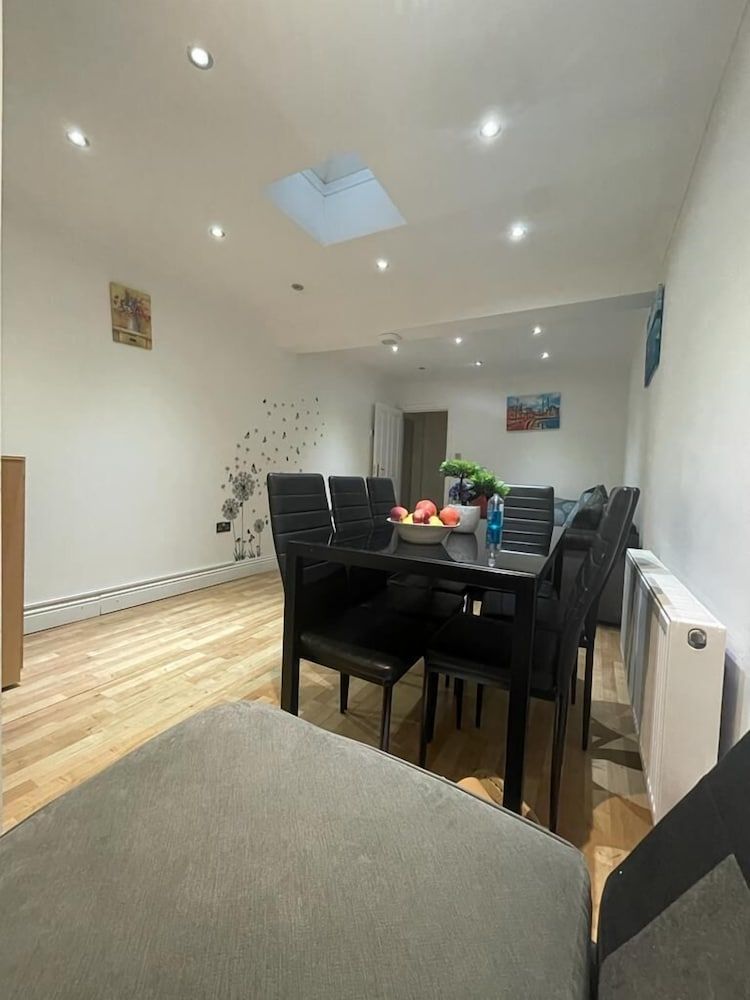 North Avenue Guest House, Heathrow Airport-Free Parking Double Room with Shared Bathroom 11