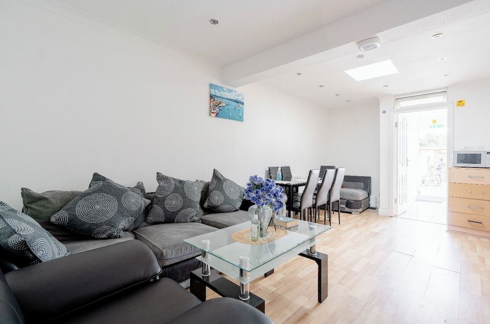 North Avenue Guest House, Heathrow Airport-Free Parking Double Room with Shared Bathroom 12