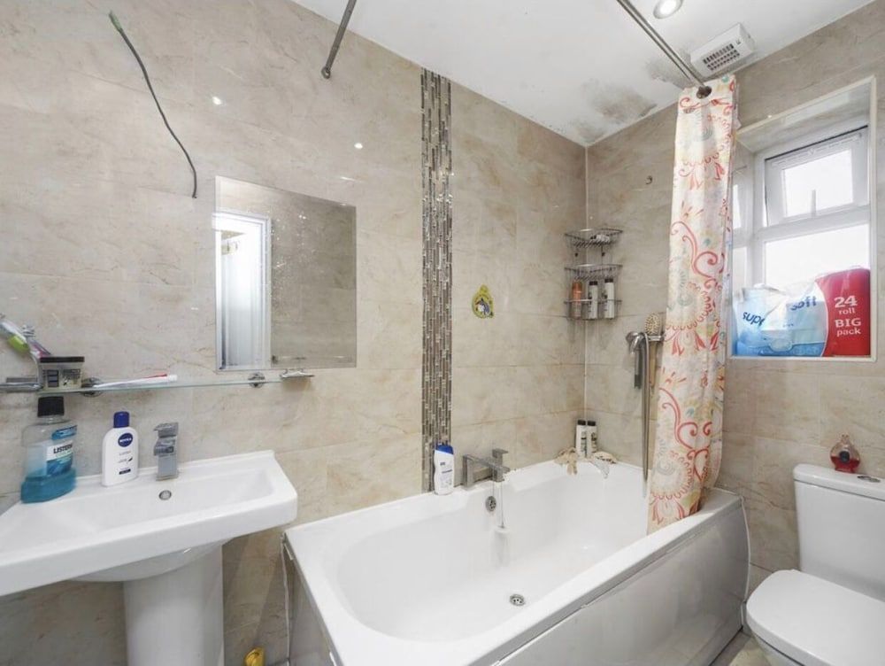 North Avenue Guest House, Heathrow Airport-Free Parking Double Room with Shared Bathroom 9