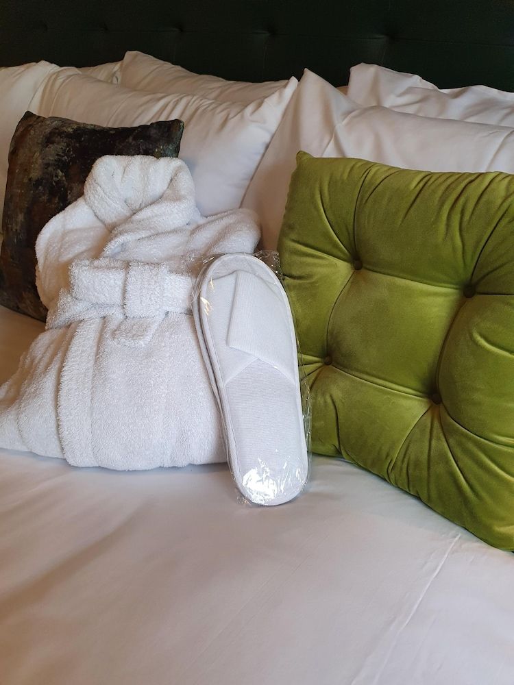 The Coach and Horses Deluxe Double Room, Ensuite (Super King or Twin Deluxe) 5