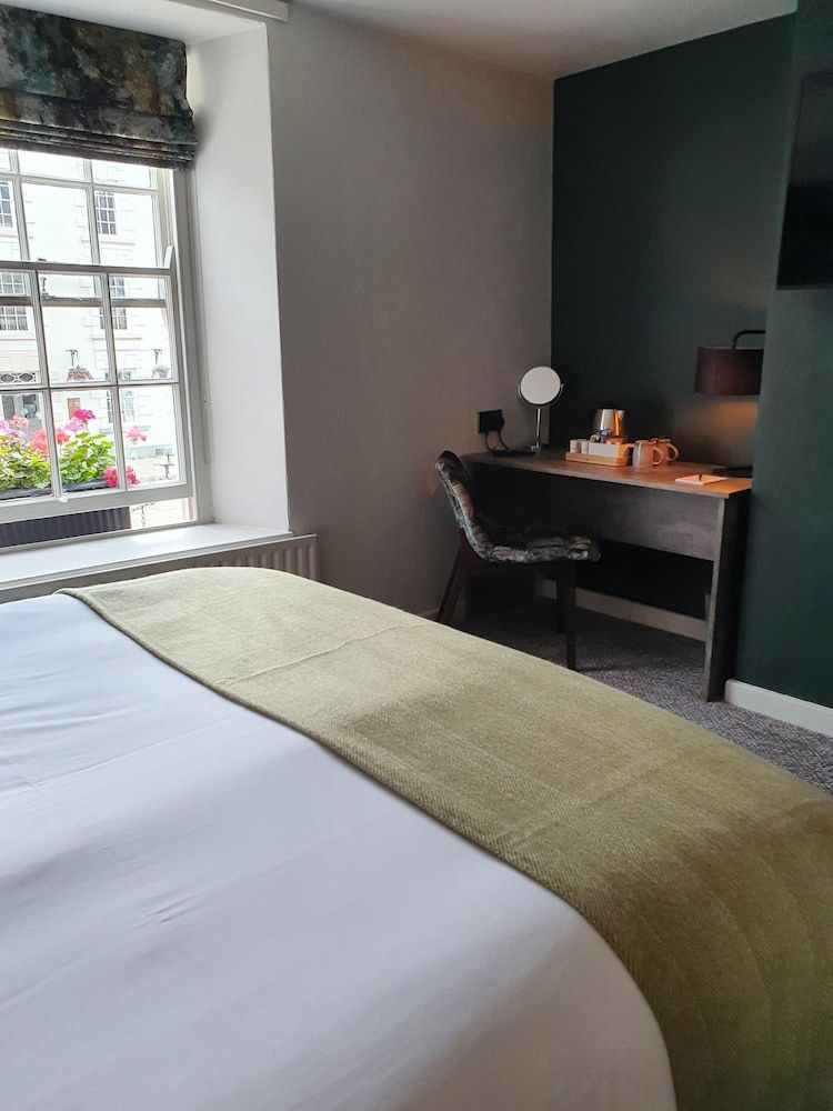 The Coach and Horses Standard Double Room, Ensuite (King Size Standard) 8