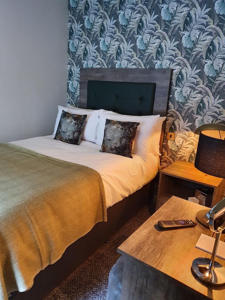 The Coach and Horses Standard Single Room, Ensuite (Small double bed)