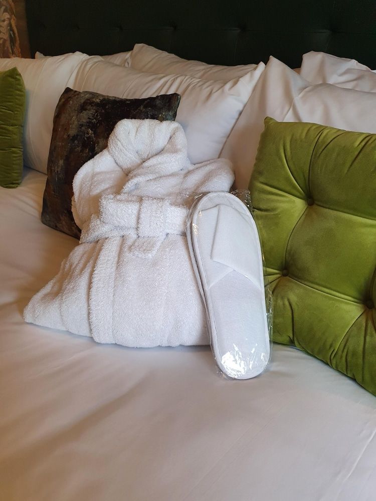 The Coach and Horses Deluxe Double Room, Ensuite (Super King or Twin Deluxe) 4