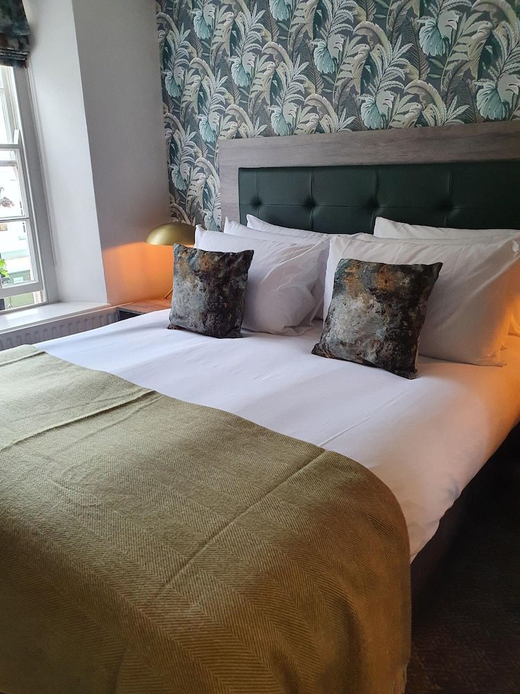 The Coach and Horses Standard Double Room, Ensuite (King Size Standard) 6