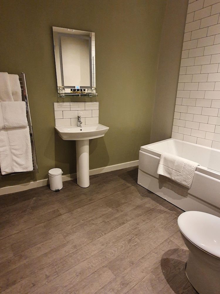 The Coach and Horses Deluxe Double Room, Ensuite (Super King or Twin Deluxe) 14