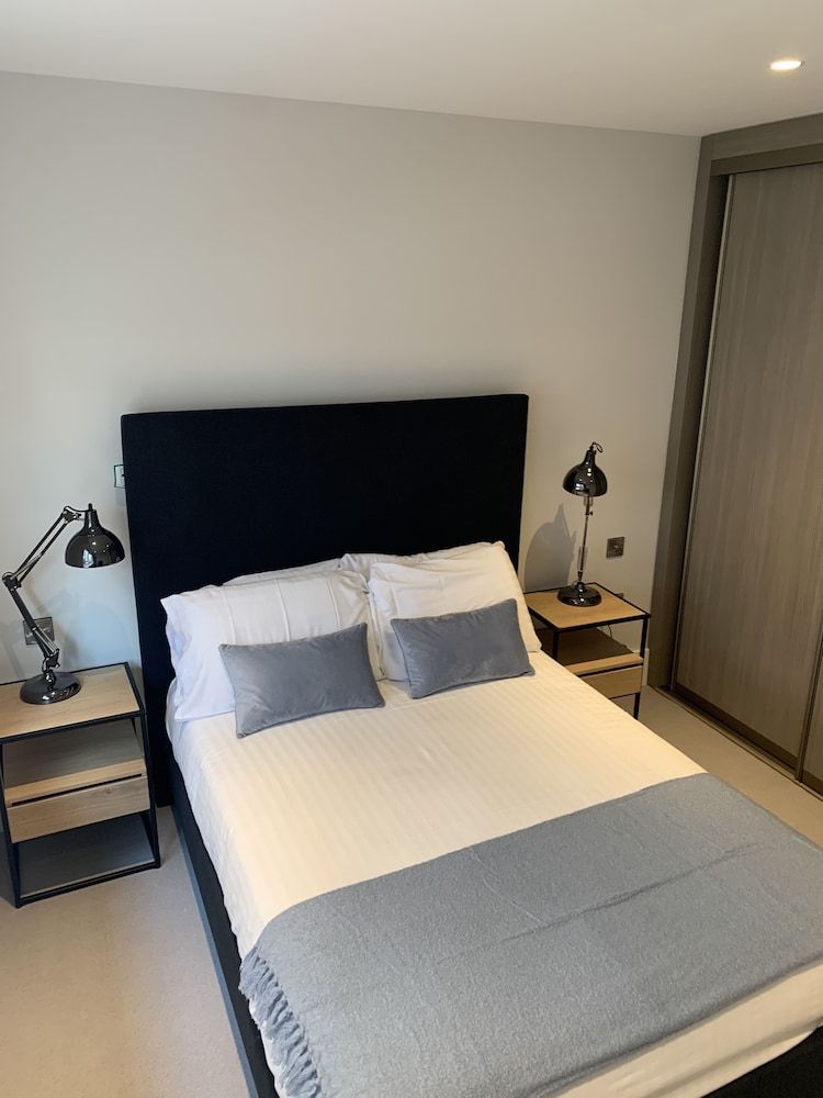 undefined Charles Hope Apartments Heathrow North 9