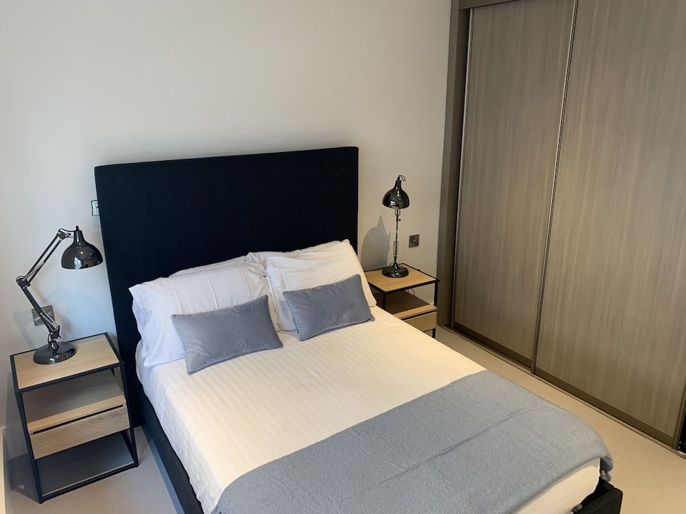 undefined Charles Hope Heathrow North 7