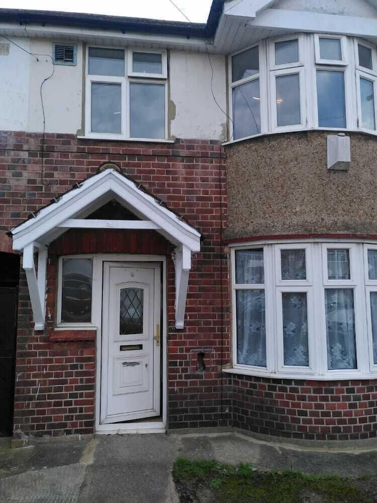 undefined Remarkable 3-bed House in Hounslow