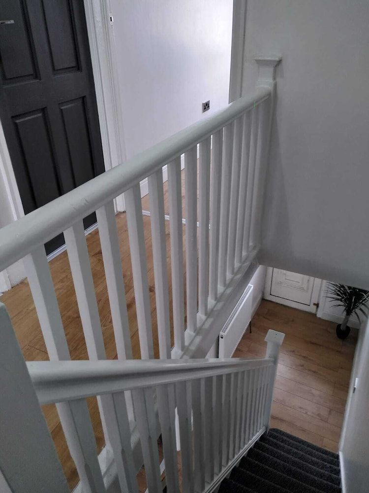 undefined Remarkable 3-bed House in Hounslow 7