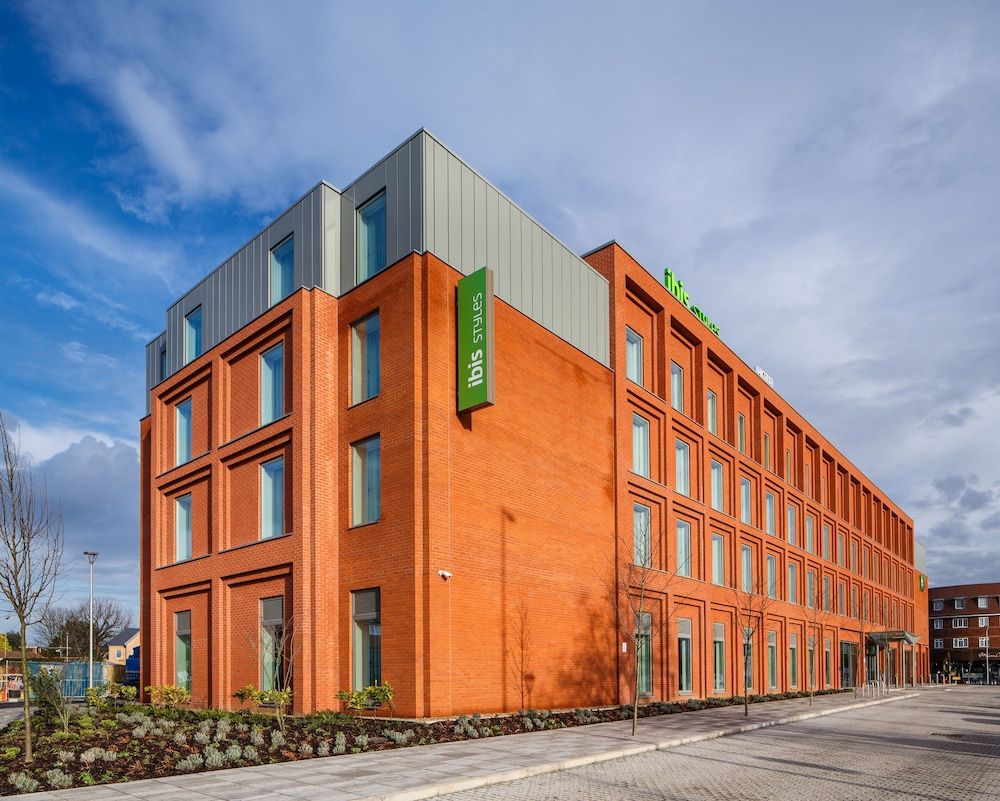 undefined IBIS STYLES London Heathrow East
