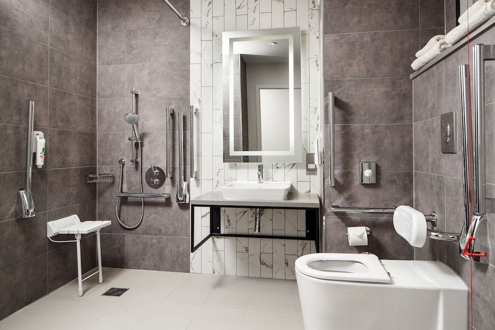 IBIS STYLES London Heathrow East Family Room, 2 Twin Beds, Accessible 6