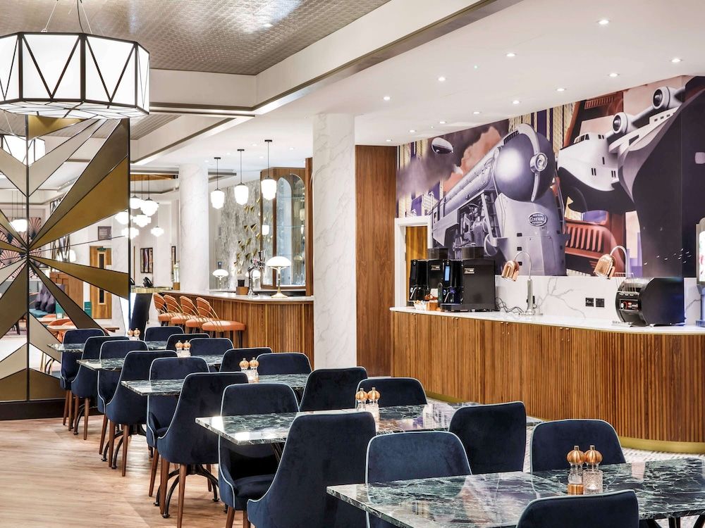 undefined IBIS STYLES London Heathrow East 10